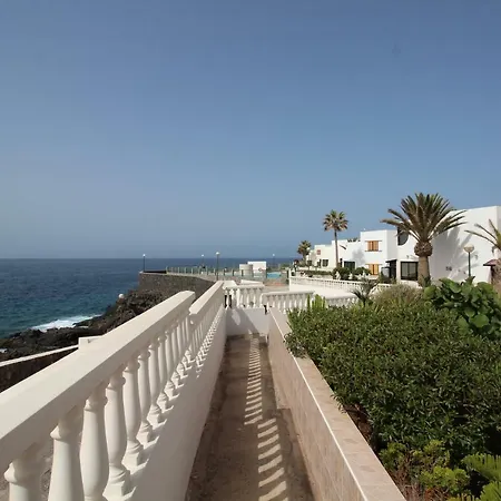 فندق Atlantic View Con Jardin Privado طوستا ديل سيلونثيو